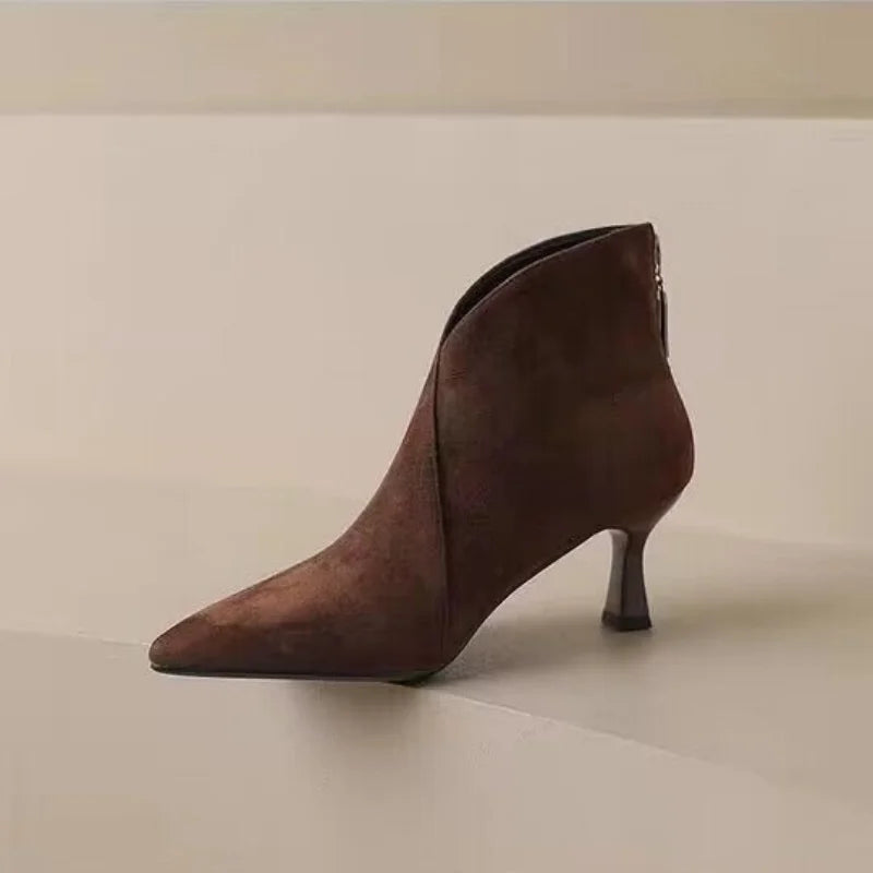 Brown suede short boots 2025 autumn-winter new style pointedtoe lowheeled nude boots with a back zipper large size women's boots boots_highheel