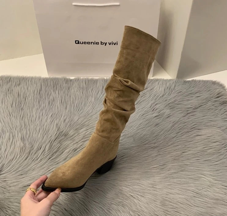 Retro pleated suede Long boots for women. 2025 winter fashion chunky stiletto sexy boots. Large size versatile women's boots. boots_highheel