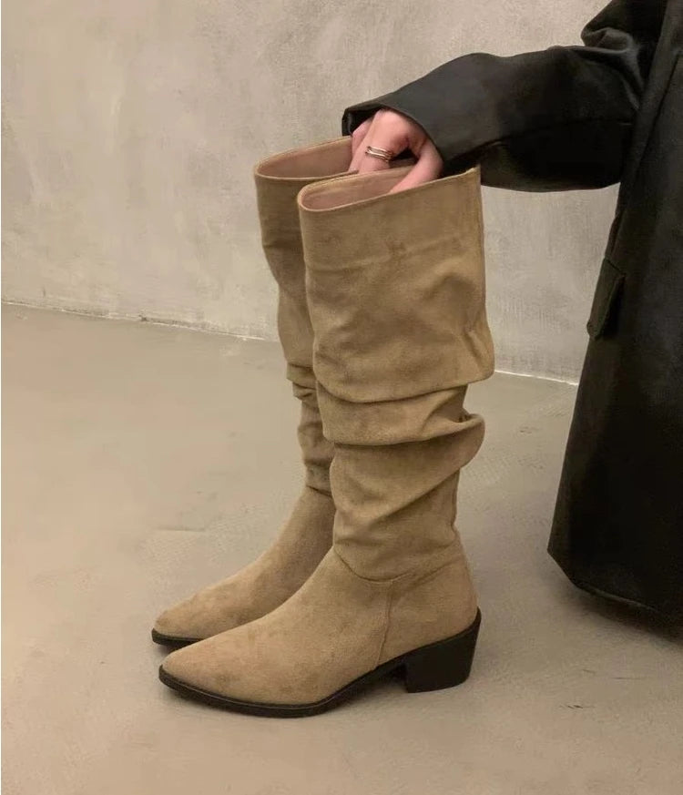 Retro pleated suede Long boots for women. 2025 winter fashion chunky stiletto sexy boots. Large size versatile women's boots. boots_highheel