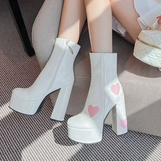 Women Platform High Heeled Boots Chunky Heart Print Ankle Boots Fashion Vintage Waterproof Comfy Modern Style Short Boots 2024 boots_platform