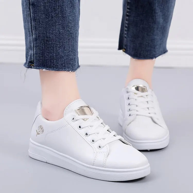 Spring Women Casual Shoes White Breathable Embroidered Flower Lace-Up Women Sneakers Fashion Korean version Women Tennis shoes sneakers_women