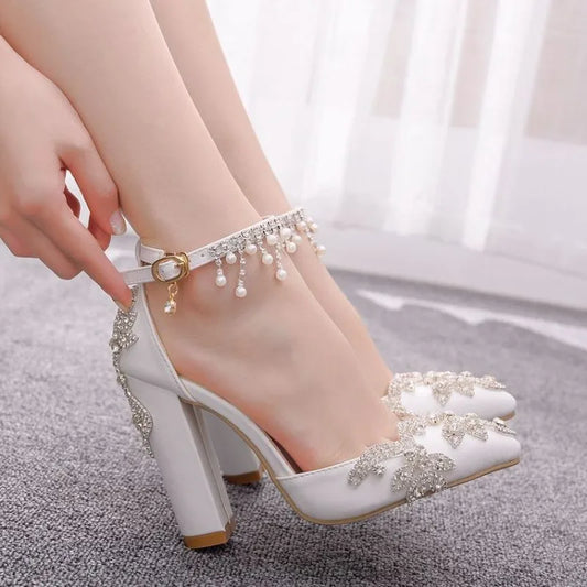 10CM White Pointed Crystal Wedding Shoes Thick Heel Ultra-high Heel Bridal Shoes One-line Buckle Strap Tassel Rhinester Women heels_stiletto