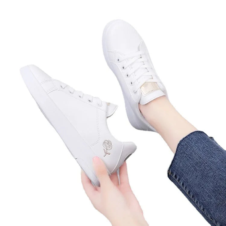 Spring Women Casual Shoes White Breathable Embroidered Flower Lace-Up Women Sneakers Fashion Korean version Women Tennis shoes sneakers_women